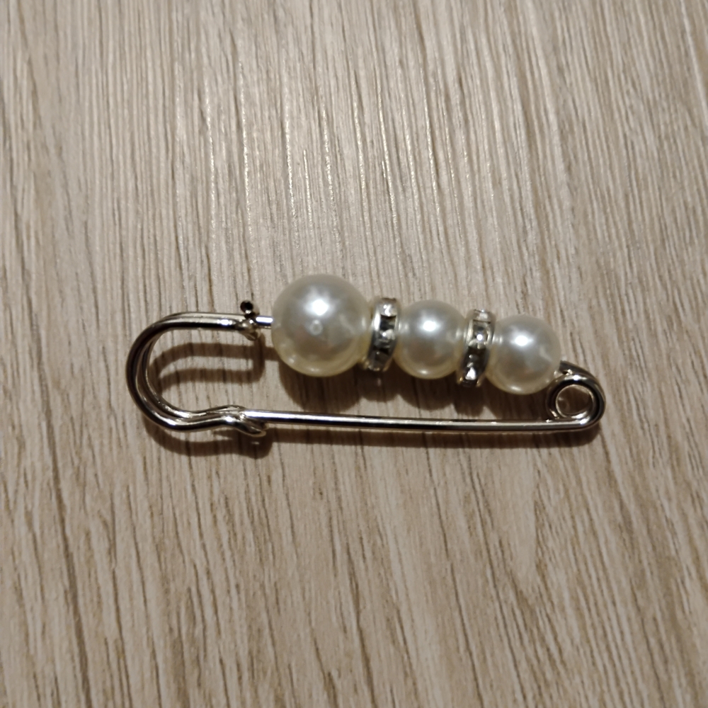 Elegant Silver Pearl Brooch